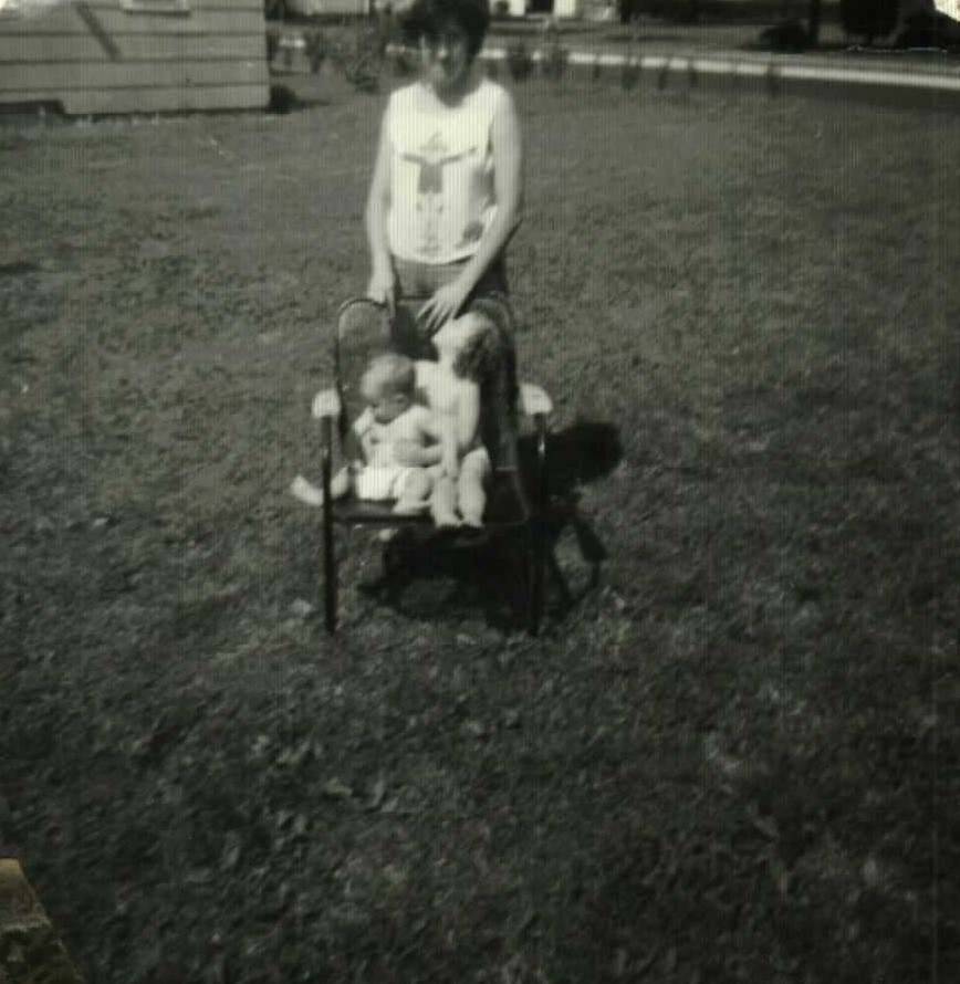 Virginia, Mischelle and Rebecca in the yard